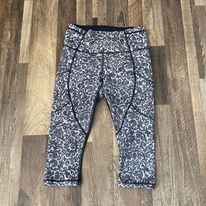 Lululemon Outrun 17" Crop